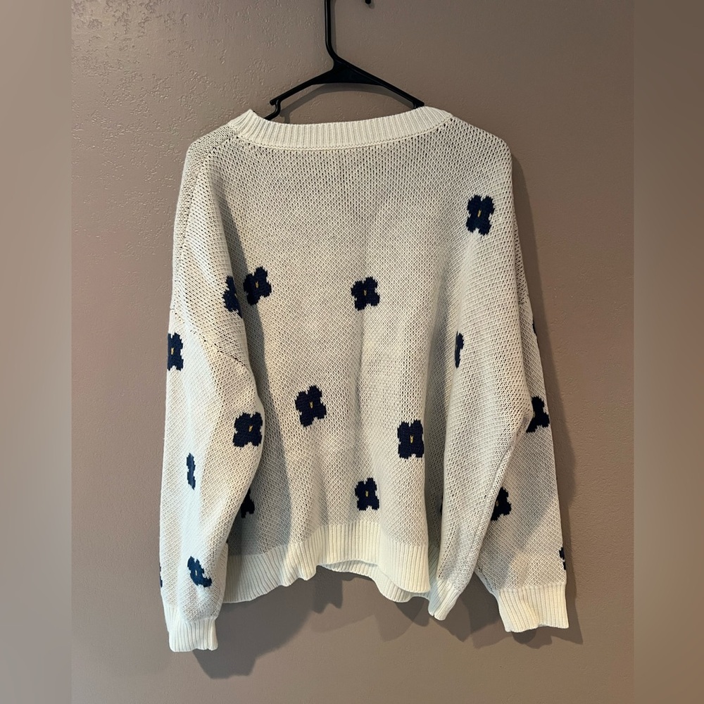 SHEIN Flower Sweater - Picture 6 of 8